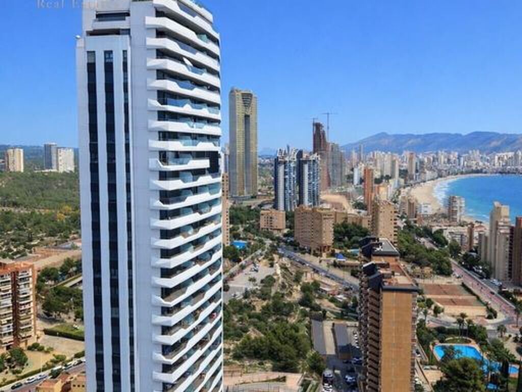 Luxury Apartment for sale in Benidorm, 755 900 €, Photo 1