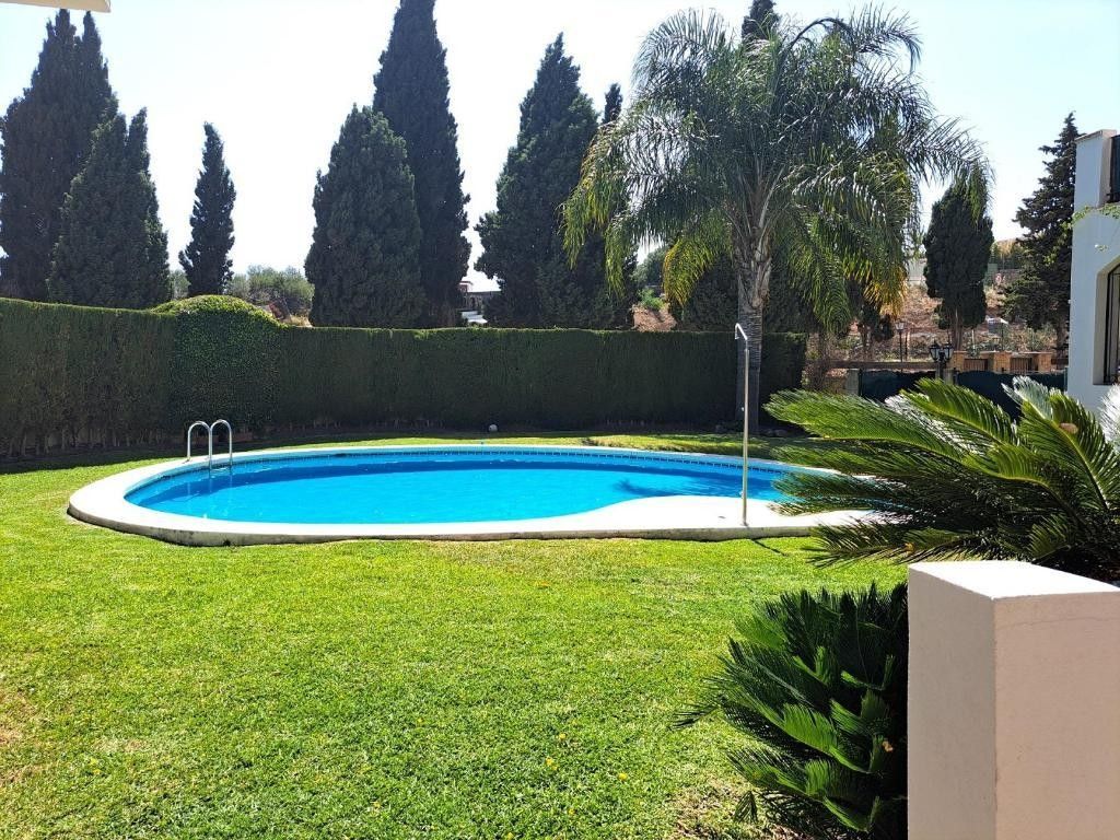 Maison de luxe à vendre à Marbella, 645 000 €, Photo 1