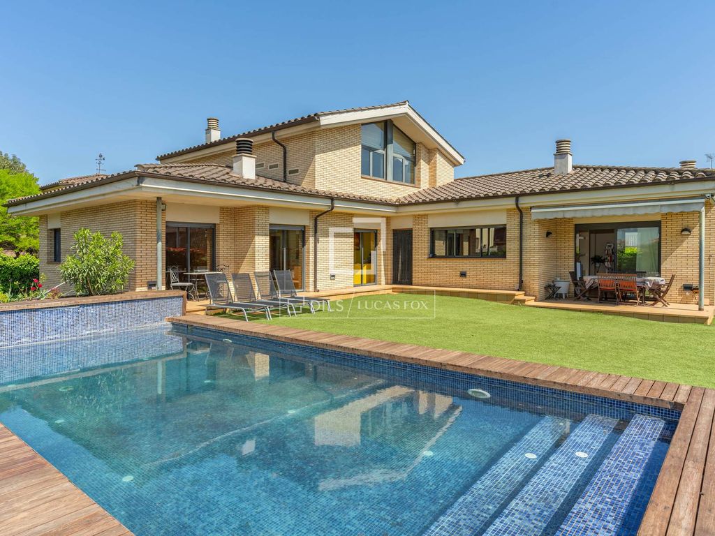 Luxury House for sale in Sarrià de Ter, 890 000 €, Photo 1