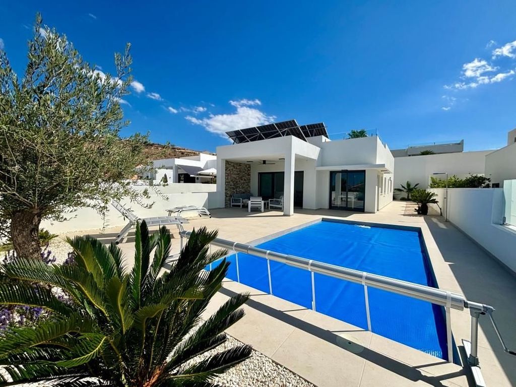 Luxury House for sale in Benijofar, 589 000 €, Photo 1