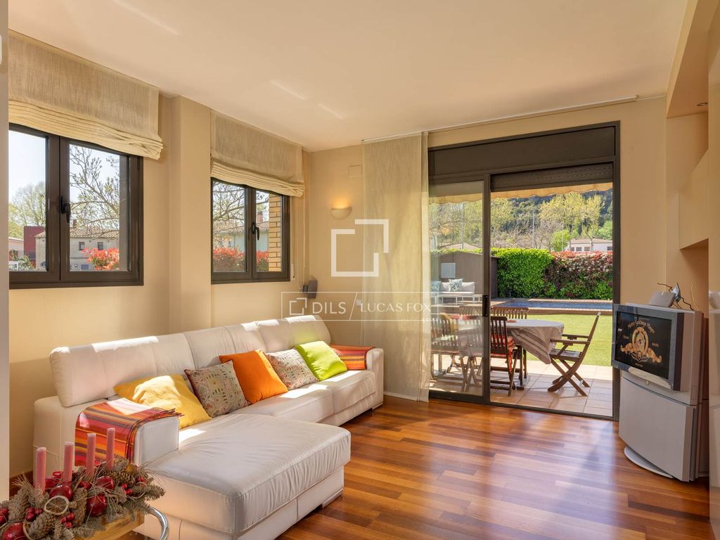 Luxury House for sale in Sarrià de Ter, 890 000 €, Photo 4