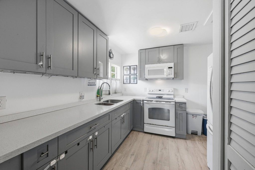 Luxury House for sale in Miami, 530 160 €, Photo 1