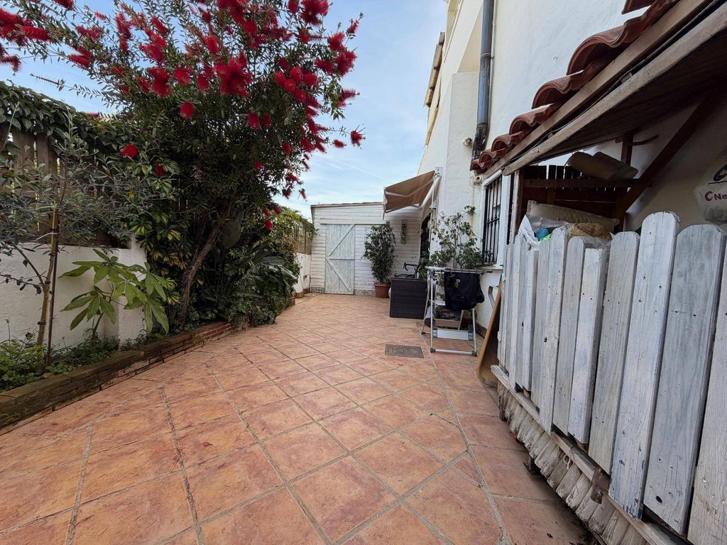Luxury House for sale in Marbella, 750 000 €, Photo 2