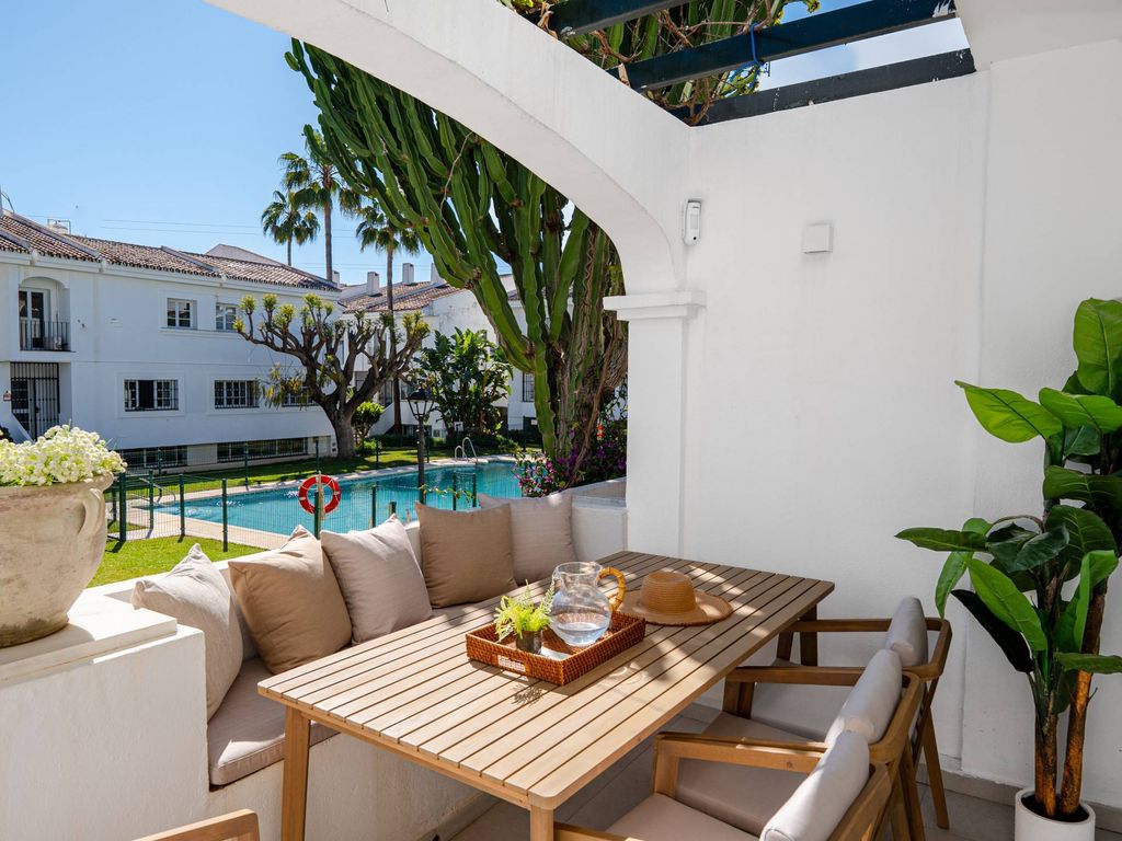 Maison de luxe à vendre à Marbella, 895 000 €, Photo 2