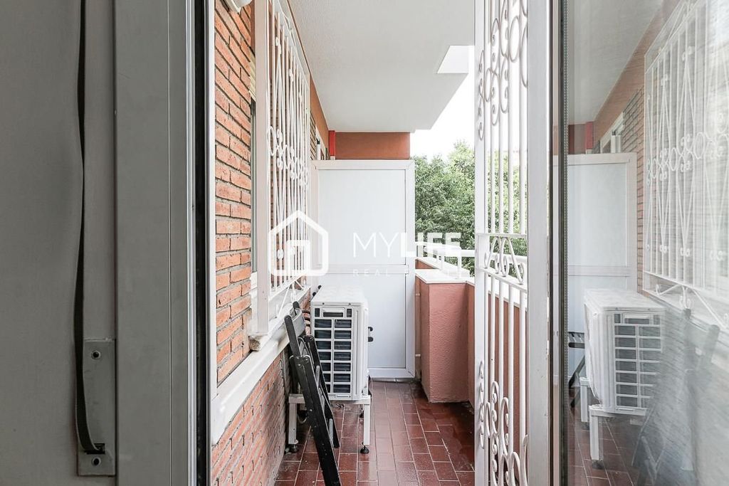 Luxury Apartment for sale in Barcelona, 575 000 €, Photo 5