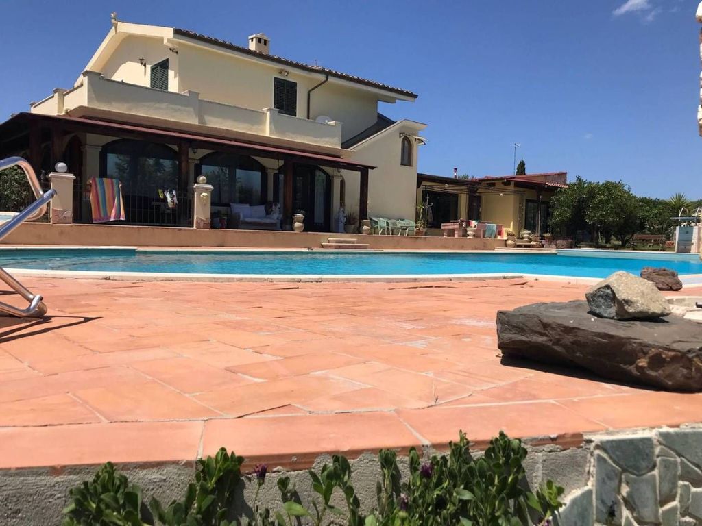 Maison de luxe à vendre à Quartu Sant Elena, 825 000 €, Photo 2