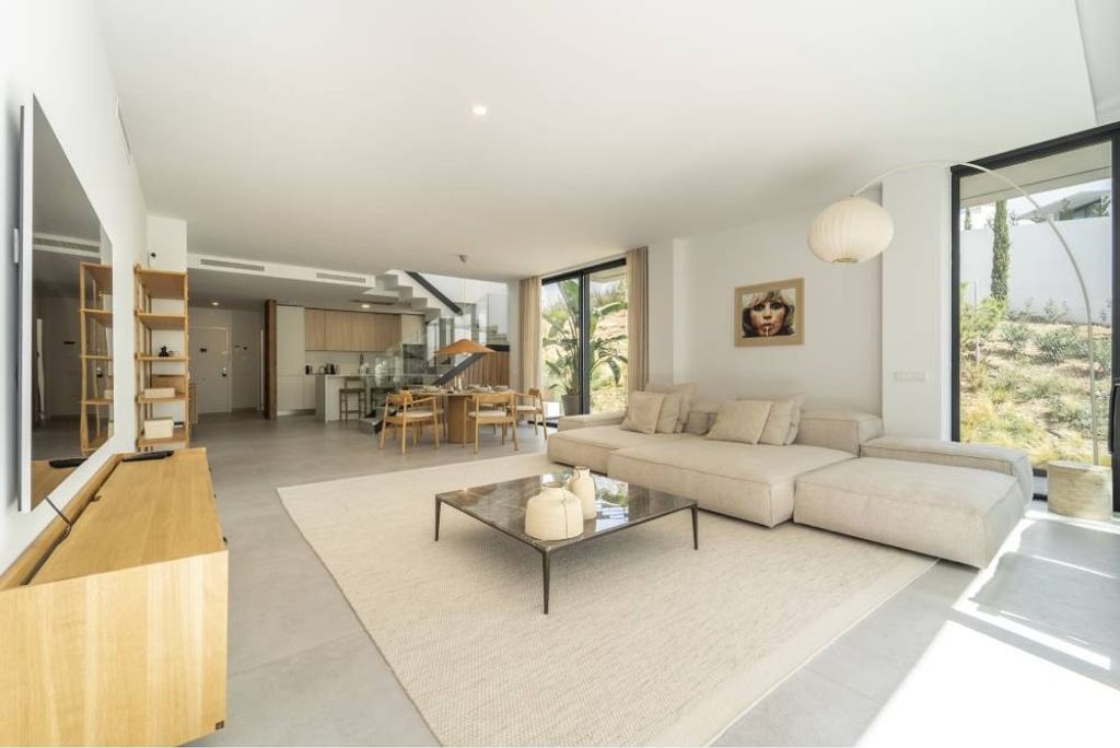 Luxury Apartment for sale in Marbella Del Este, 1 595 000 €, Photo 4
