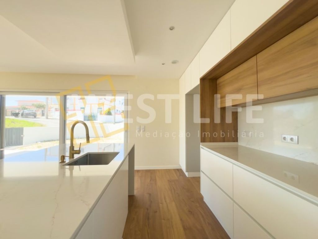 Luxury House for sale in Torres Vedras, 690 000 €, Photo 1