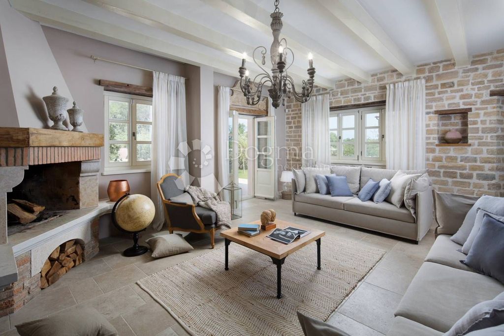Luxury House for sale in Kanfanar, 999 999 €, Photo 1