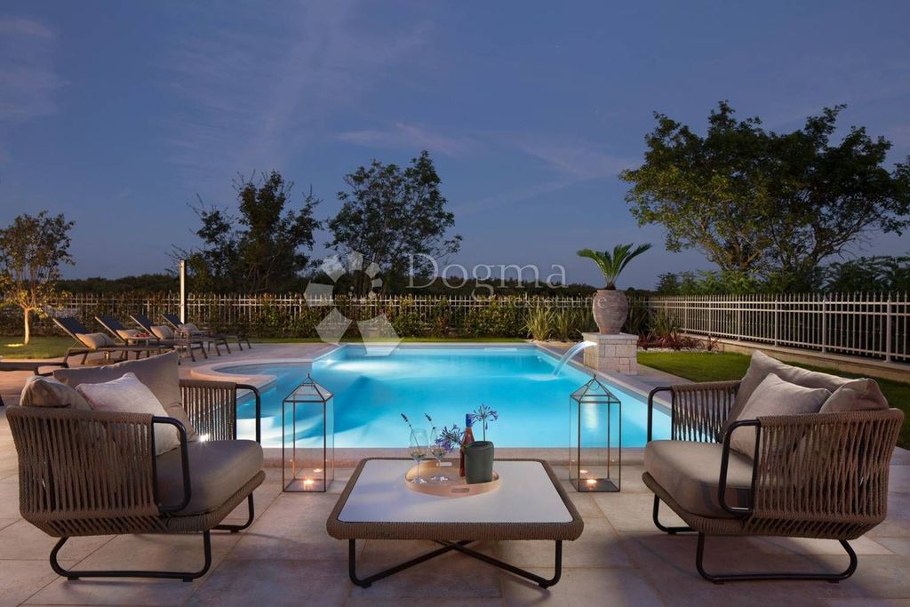 Luxury House for sale in Kanfanar, 999 999 €, Photo 2