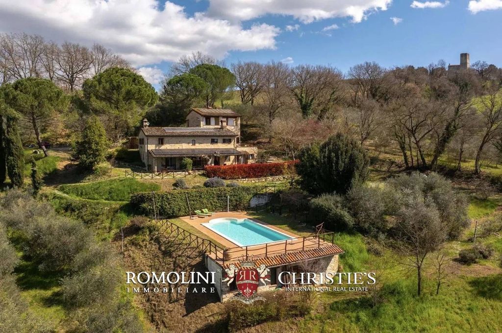 Luxury House for sale in Todi, 1 150 000 €, Photo 1