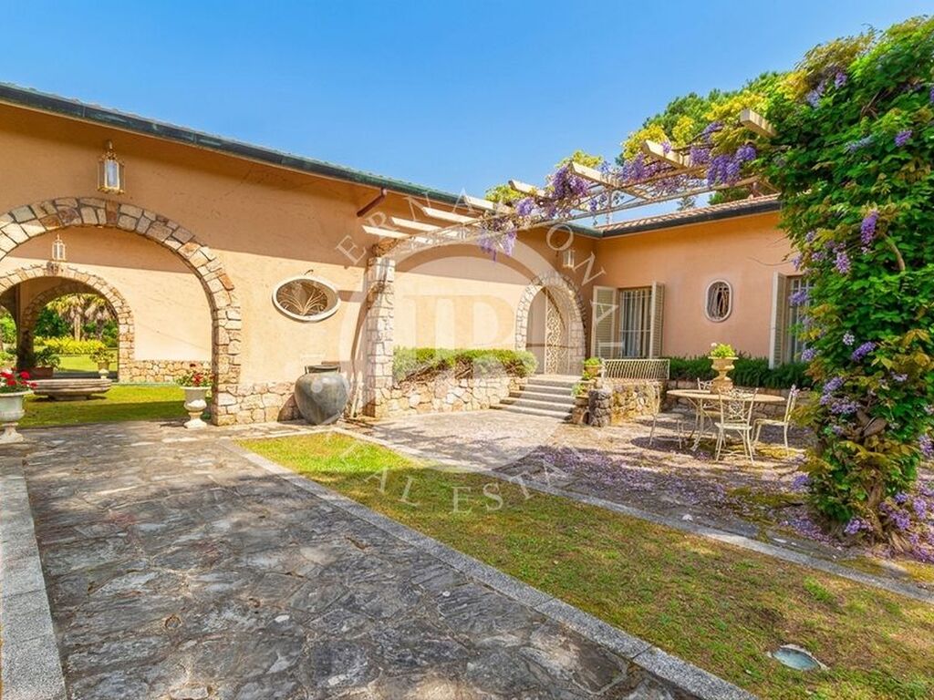 Luxury House for sale in Massa, 4 500 000 €, Photo 3