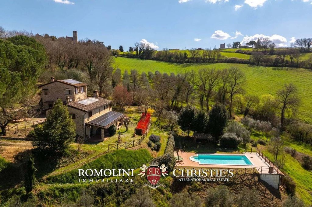 Luxury House for sale in Todi, 1 150 000 €, Photo 5