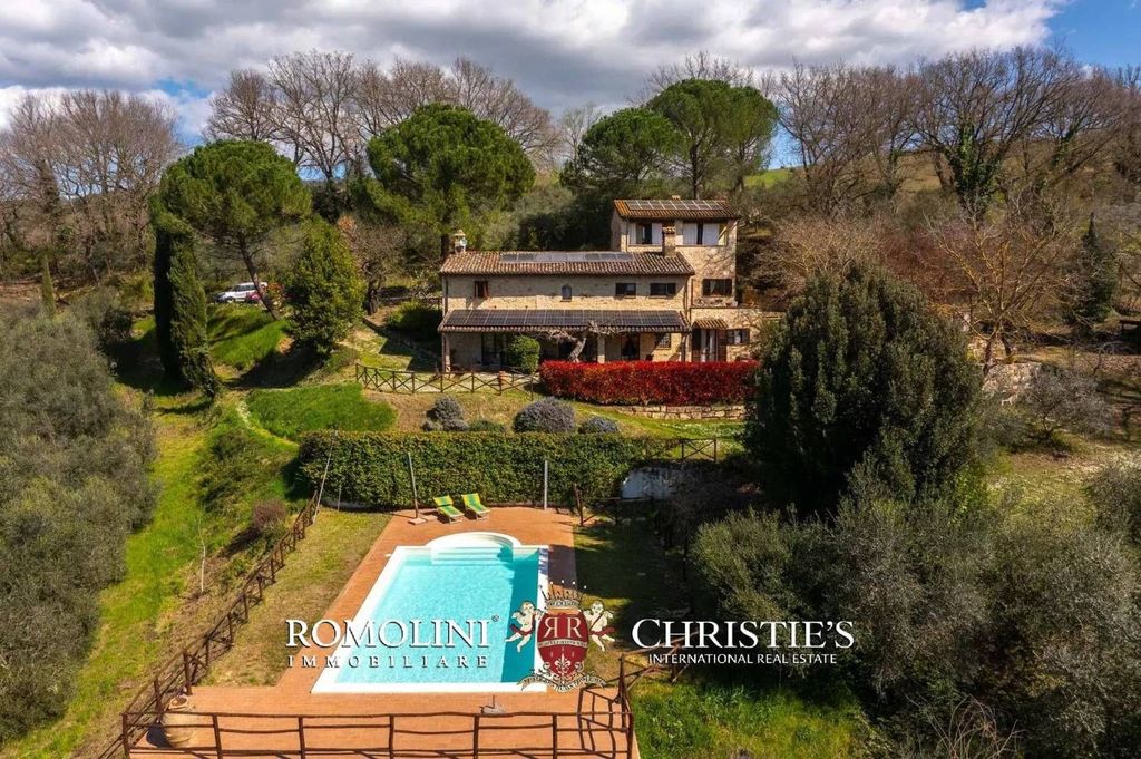 Luxury House for sale in Todi, 1 150 000 €, Photo 6