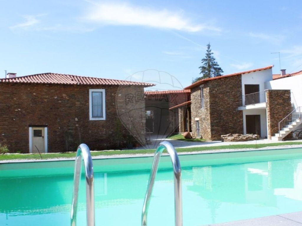 Luxury House for sale in Mirandela, 595 000 €, Photo 1
