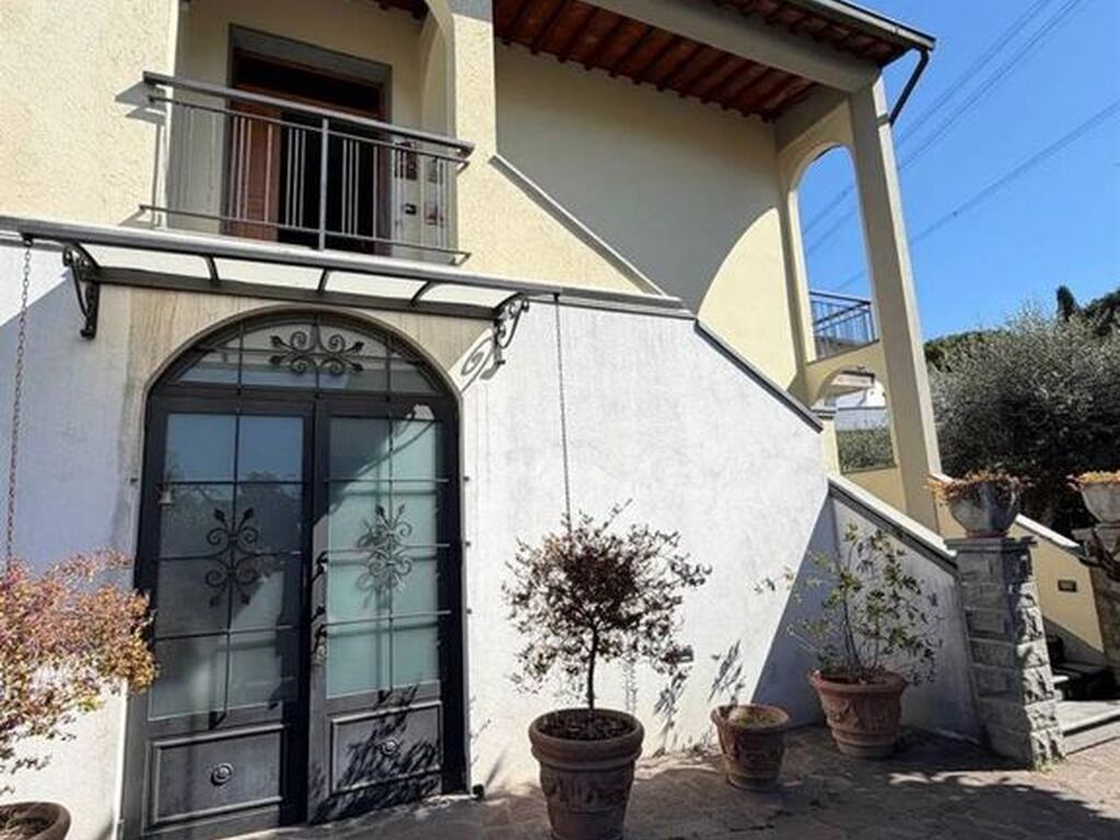 Luxury House for sale in Calenzano, 1 195 000 €, Photo 1