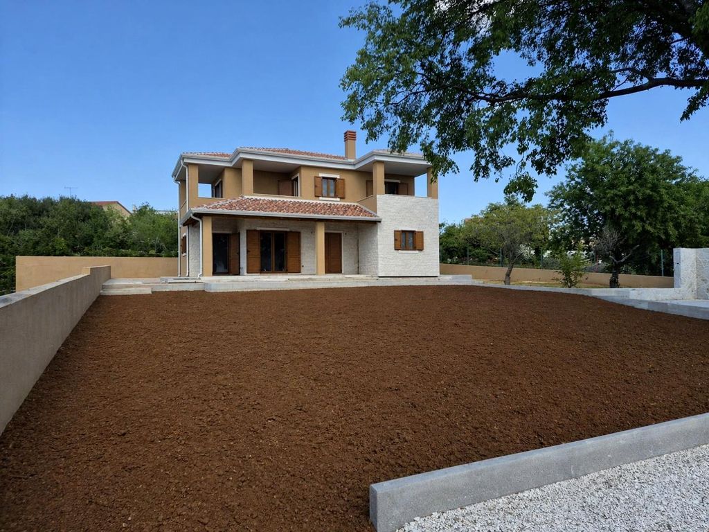 Maison de luxe à vendre à Porec, 825 000 €, Photo 2