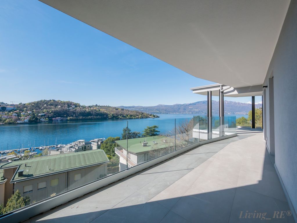 Luxury Apartment for sale in Laveno, 1 430 000 €, Photo 1