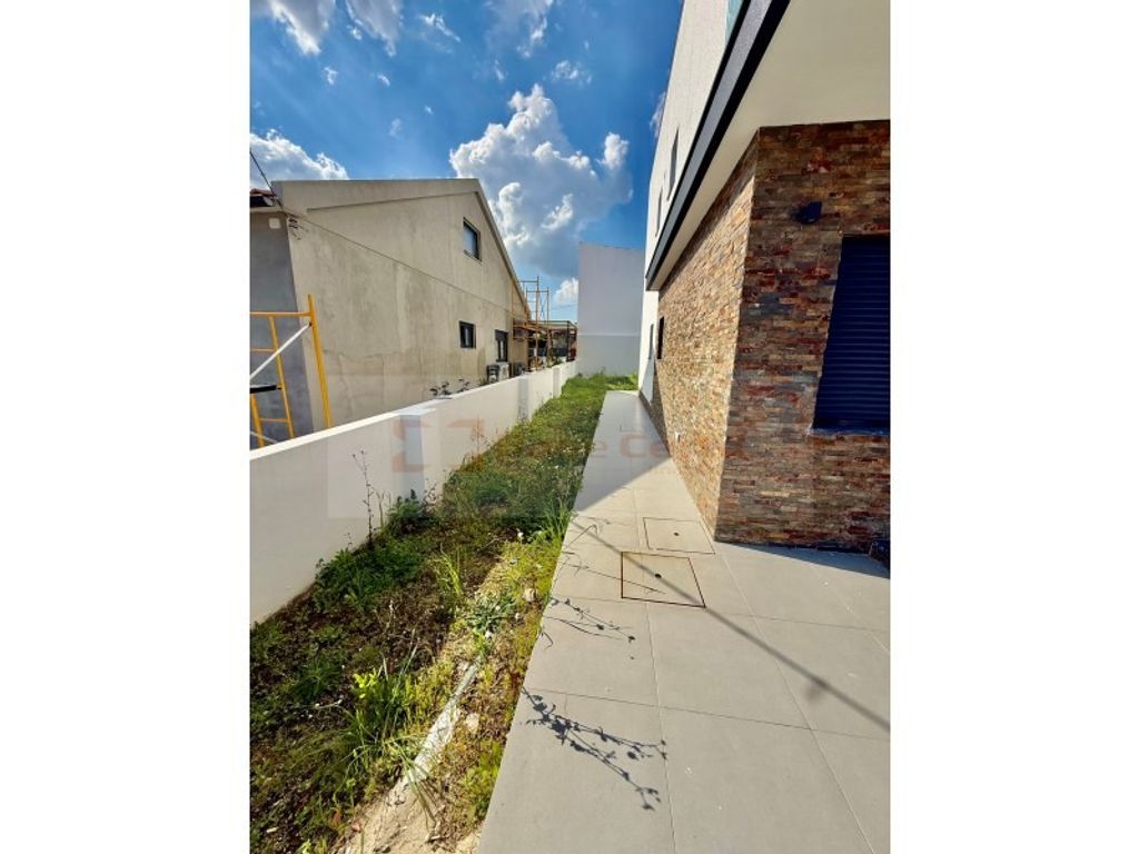 Maison de luxe à vendre à Loures, 780 000 €, Photo 4