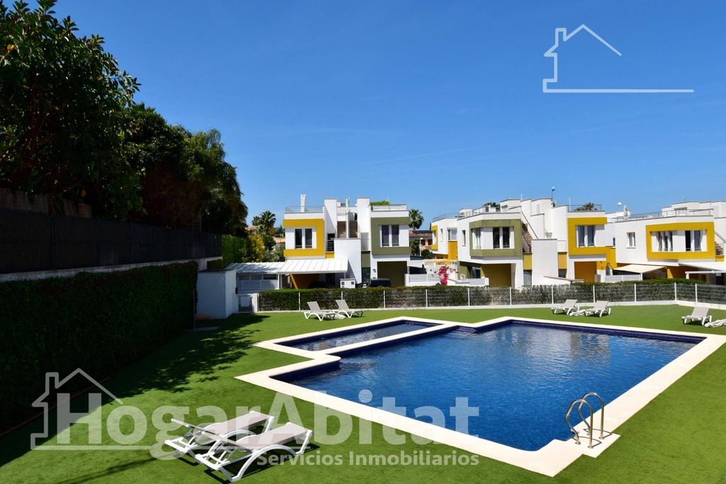 Maison de luxe à vendre à Denia, 675 000 €, Photo 1