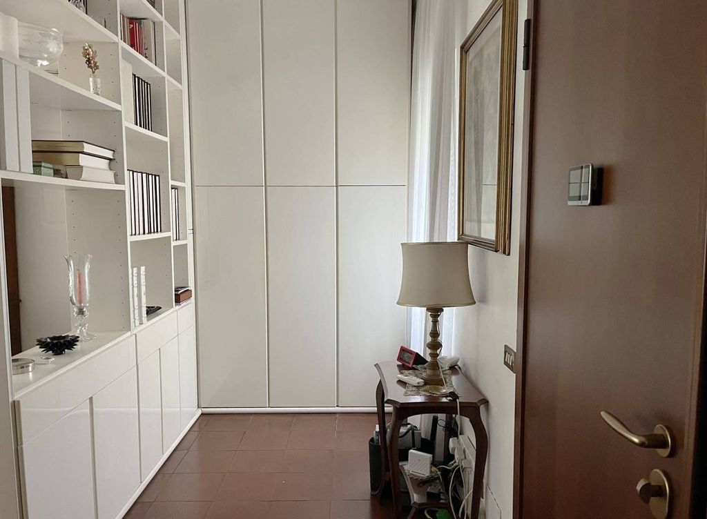 Maison de luxe à vendre à Rome, 585 000 €, Photo 2