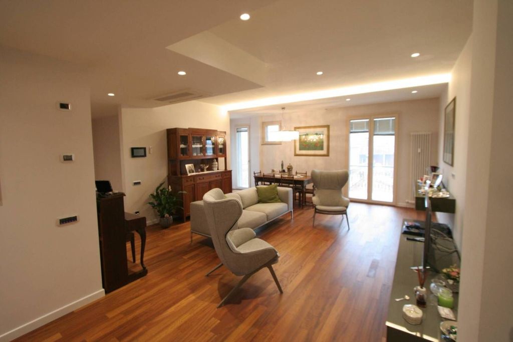 Luxury Apartment for sale in Rimini, 980 000 €, Photo 1