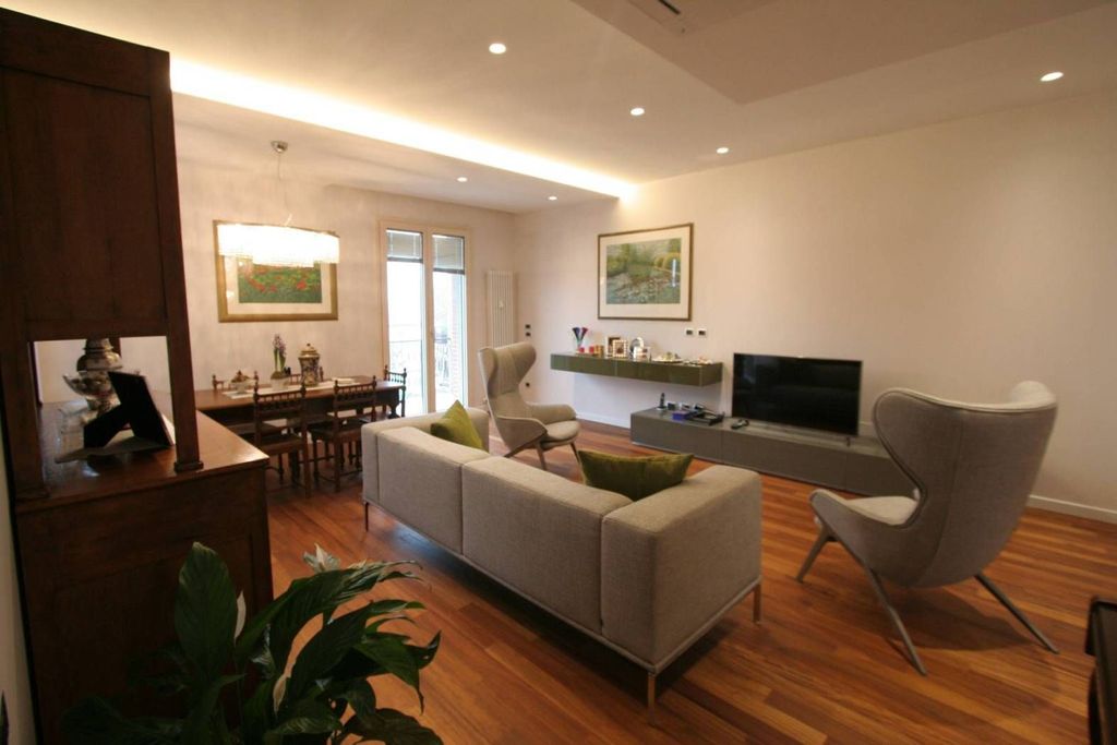 Luxury Apartment for sale in Rimini, 980 000 €, Photo 2