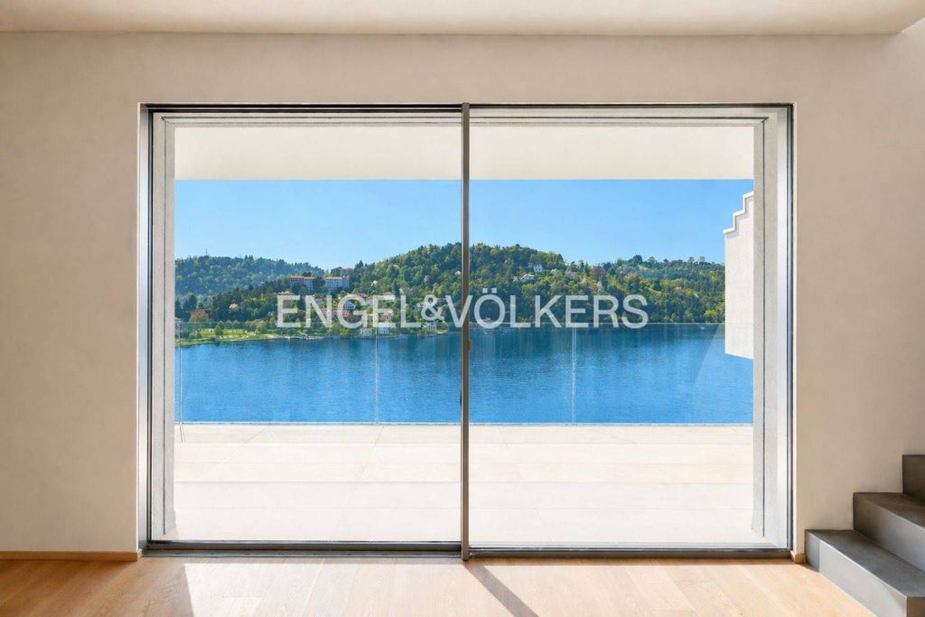 Luxury Apartment for sale in Laveno, 1 085 000 €, Photo 1