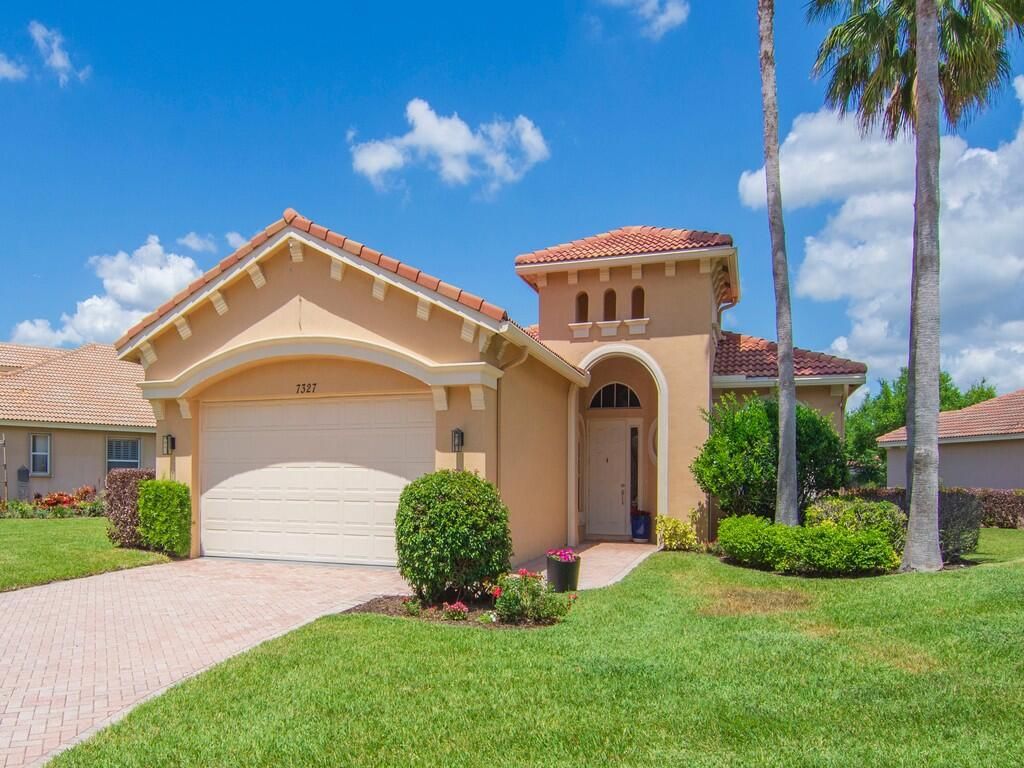 Luxury House for sale in Port Saint Lucie, 444 566 €, Photo 1