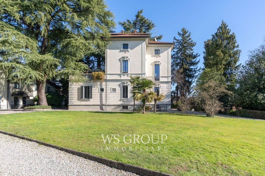 Luxury House for sale in Biassono, 1 422 000 €, Photo 1
