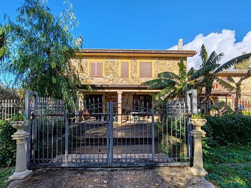 Luxury House for sale in Capaccio, 1 900 000 €, Photo 1