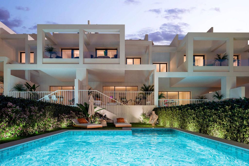 Luxury House for sale in Manilva, 562 750 €, Photo 1