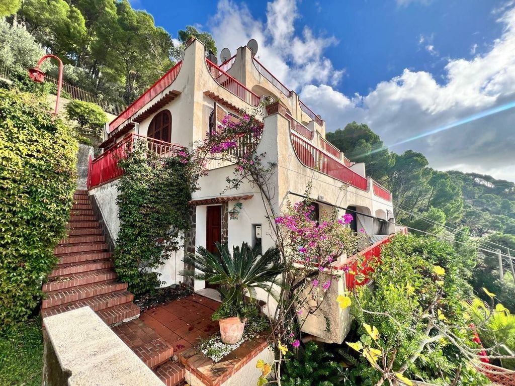 Luxury House for sale in Castellabate, 790 000 €, Photo 1