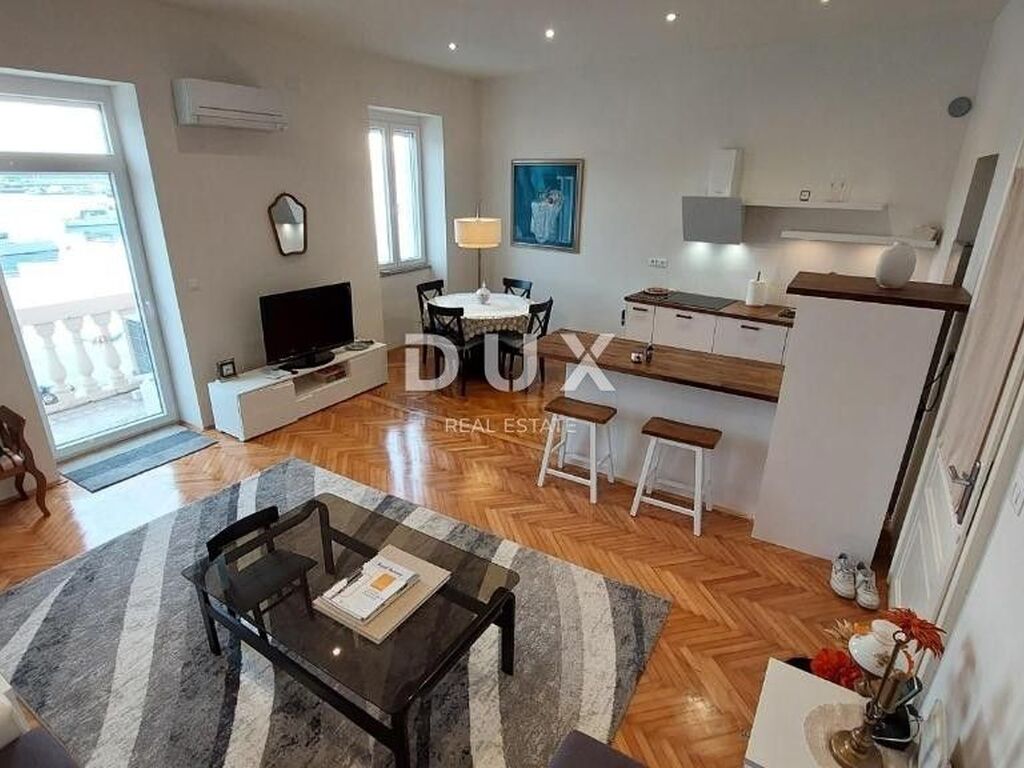 Luxury Apartment for sale in Rovinj, 970 000 €, Photo 2