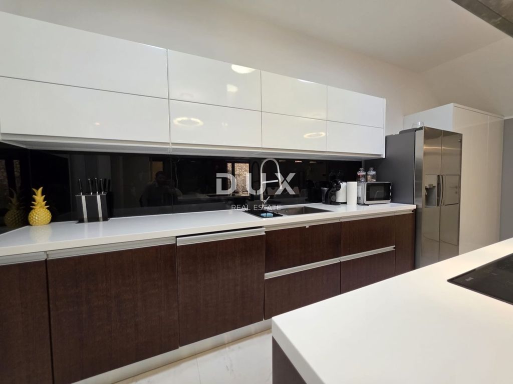 Maison de luxe à vendre à Porec, 1 166 000 €, Photo 7
