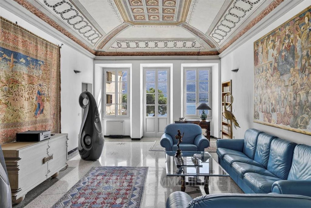 Luxury Apartment for sale in Domaso, 530 000 €, Photo 1