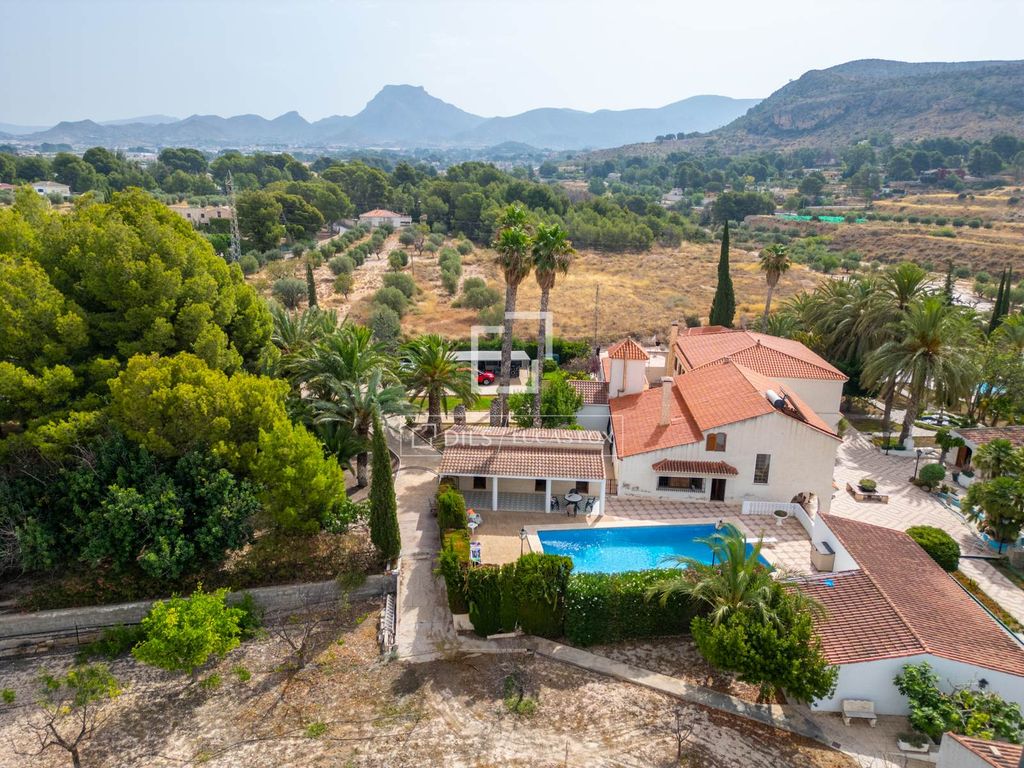 Maison de luxe à vendre à Elda, 799 000 €, Photo 2