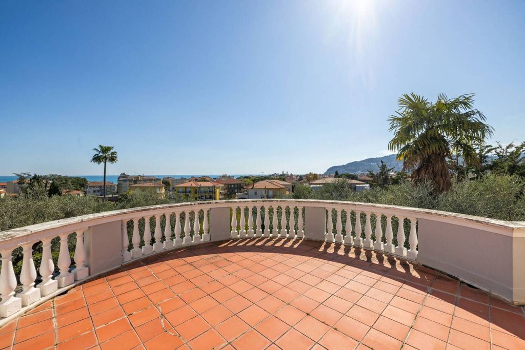 Maison de luxe à vendre à Diano Marina, 2 500 000 €, Photo 1