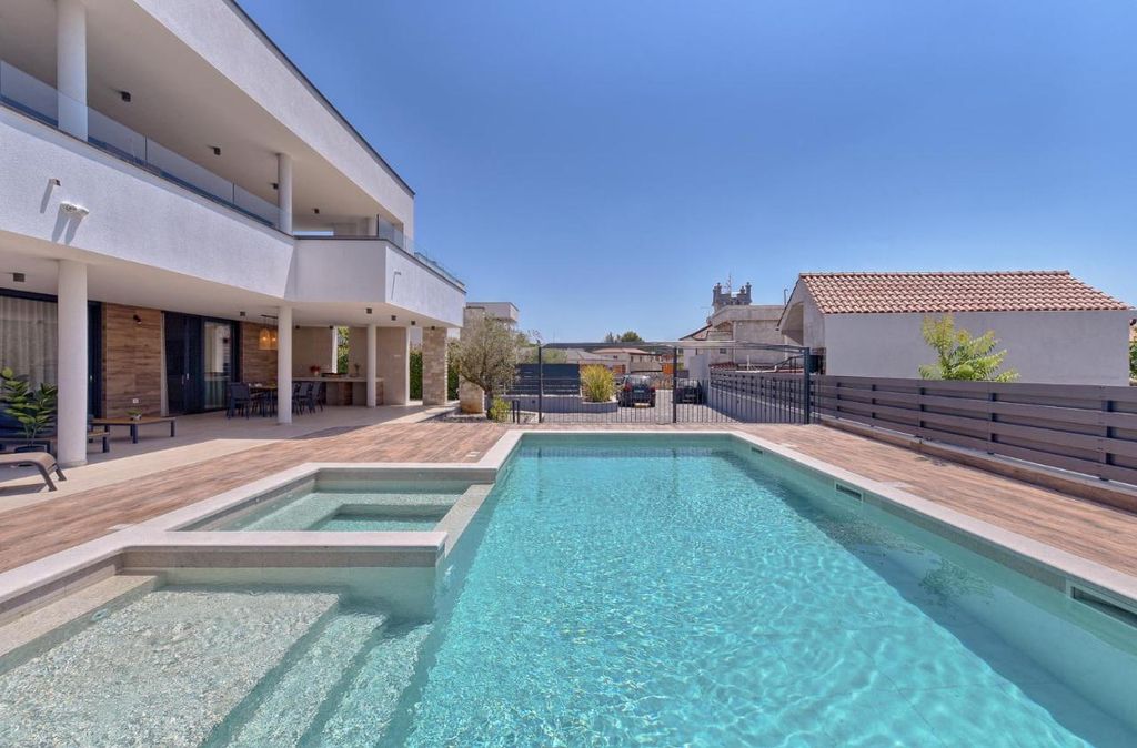 Maison de luxe à vendre à Peroj, 1 110 000 €, Photo 2