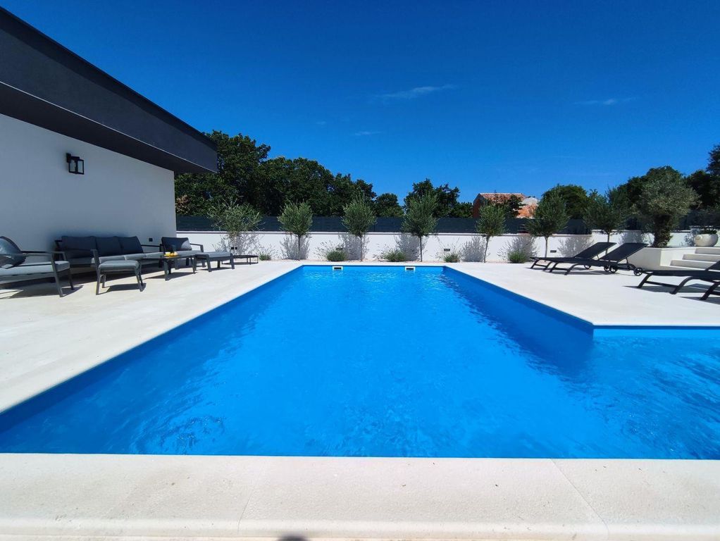 Maison de luxe à vendre à Krnica, 550 000 €, Photo 2