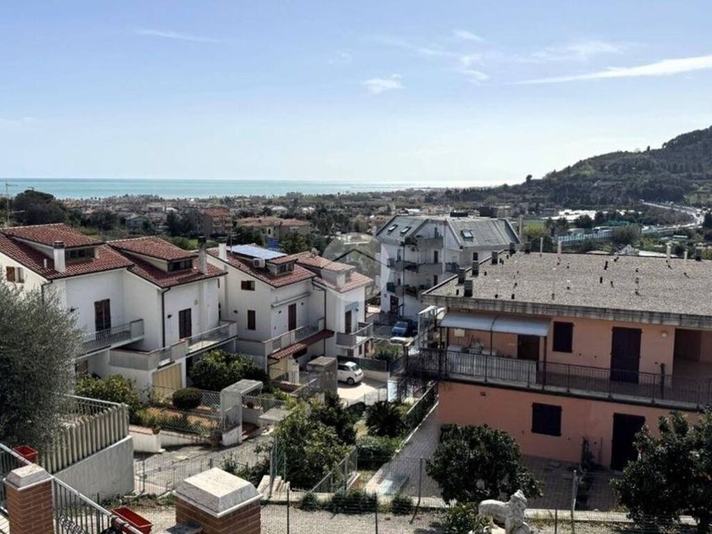 Maison de luxe à vendre à Grottammare, 800 000 €, Photo 5