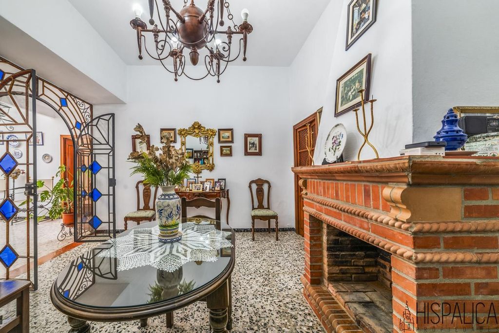 Maison de luxe à vendre à Carmona, 580 000 €, Photo 2