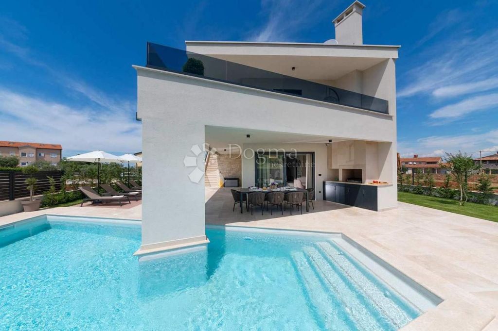 Maison de luxe à vendre à Porec, 1 250 000 €, Photo 6