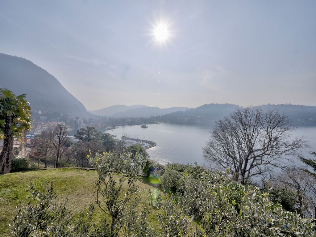Luxury House for sale in Laveno, 2 000 000 €, Photo 1