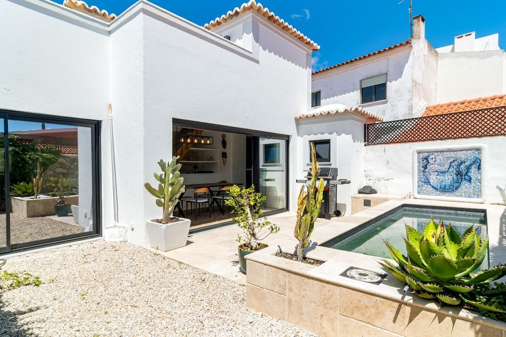 Luxury House for sale in Cascais, 830 000 €, Photo 1