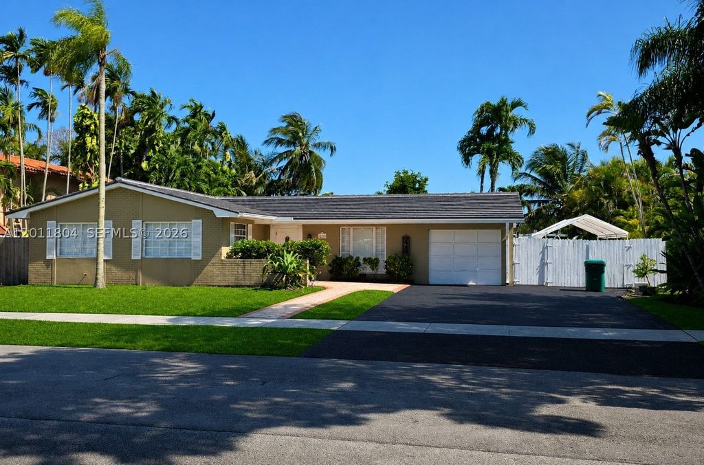 Maison de luxe à vendre à Miami, 700 469 €, Photo 1