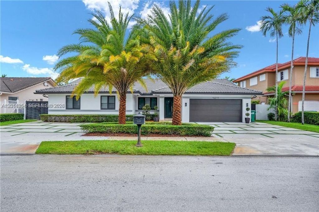 Luxury House for sale in Miami, 1 093 450 €, Photo 1