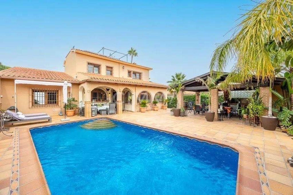 Maison de luxe à vendre à La Nucia, 975 000 €, Photo 1
