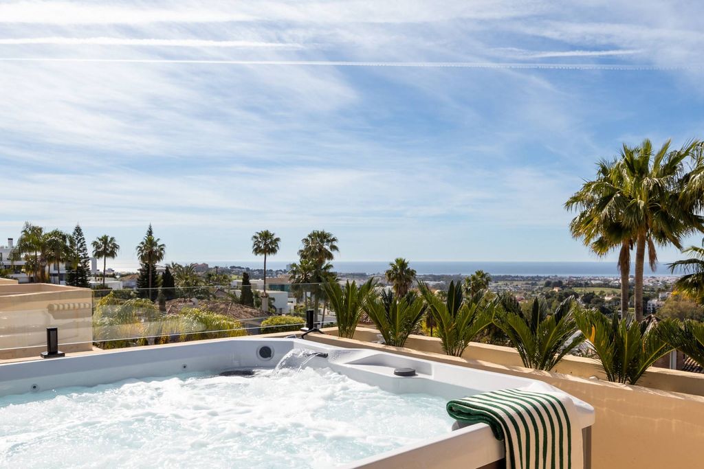 Luxury House for sale in Marbella, 1 695 000 €, Photo 2