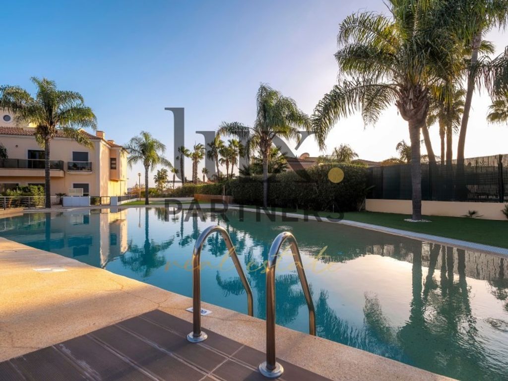 Luxury Apartment for sale in Faro, 485 000 €, Photo 1